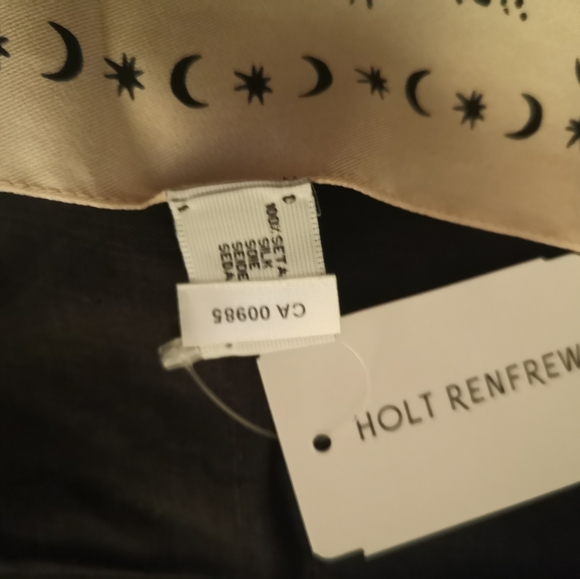 🌟HOST PICK🌟🇨🇵 NWT Longchamp Silk Scarf with Celestial Logo in Pale pink - Picture 5 of 7